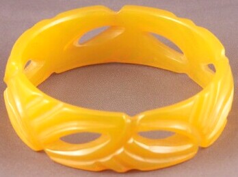 BB82 transparent yellow cutout bakelite bangle